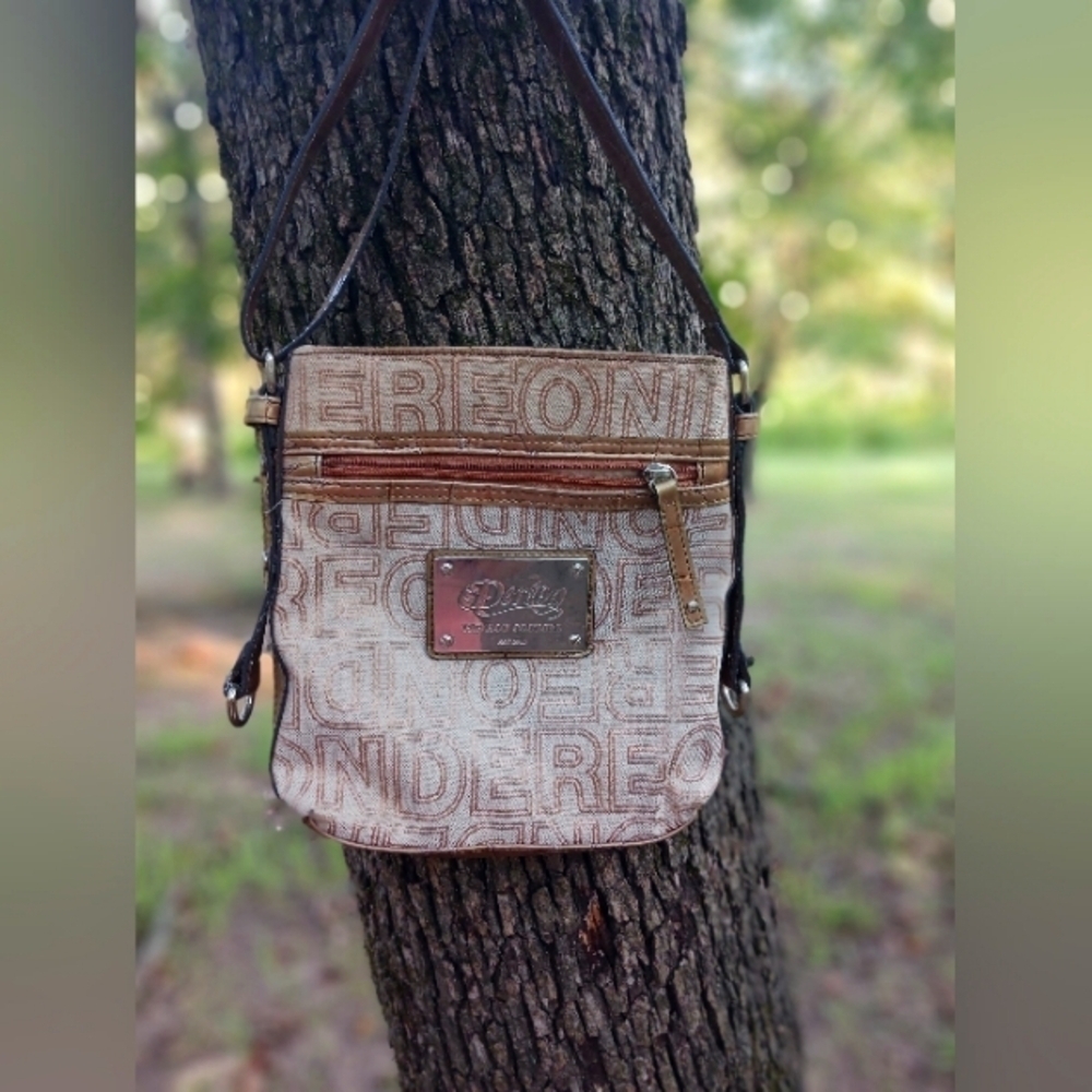 Dereon Crossbody